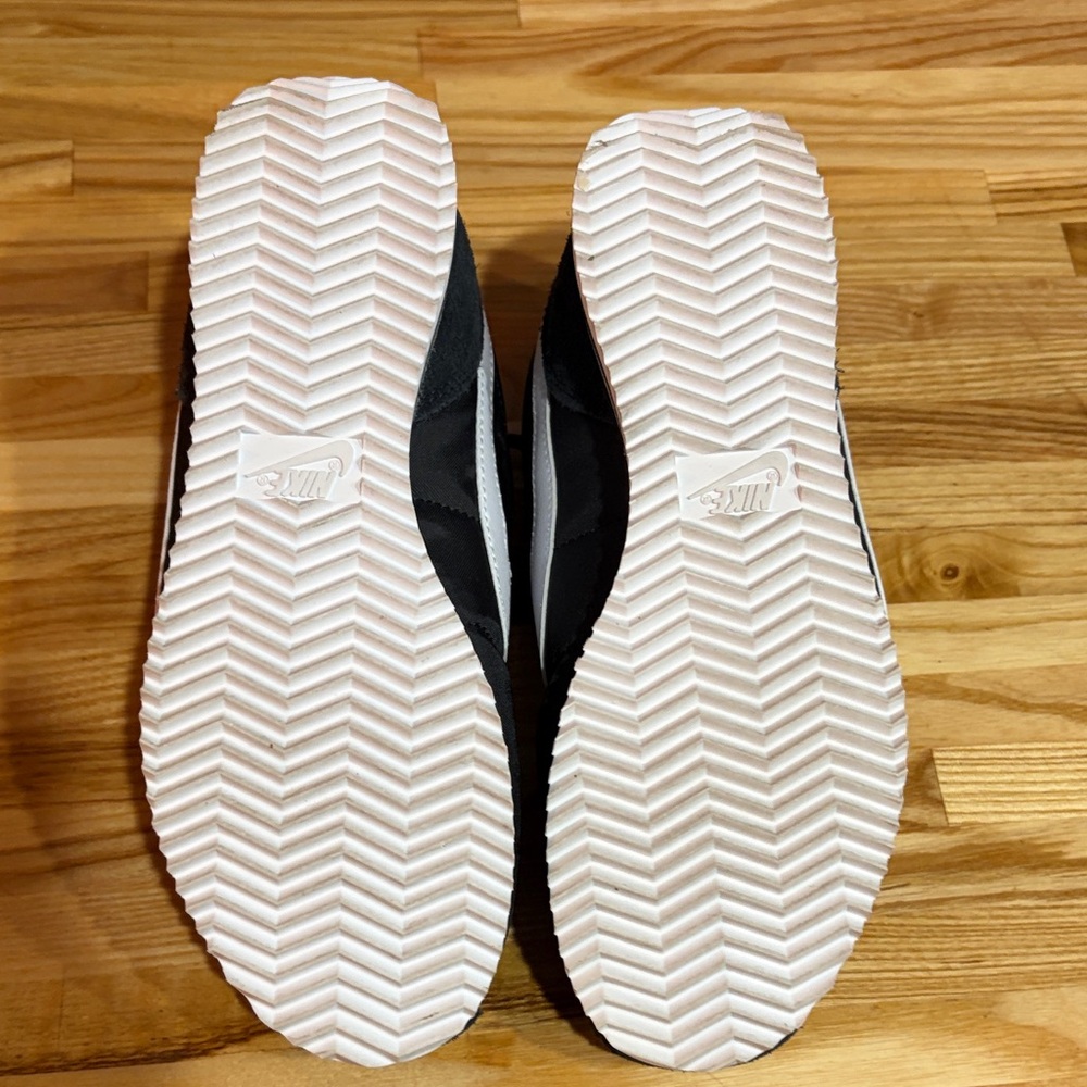 Nike Cortez Women's Black and White Sneakers - Picture 5 of 5